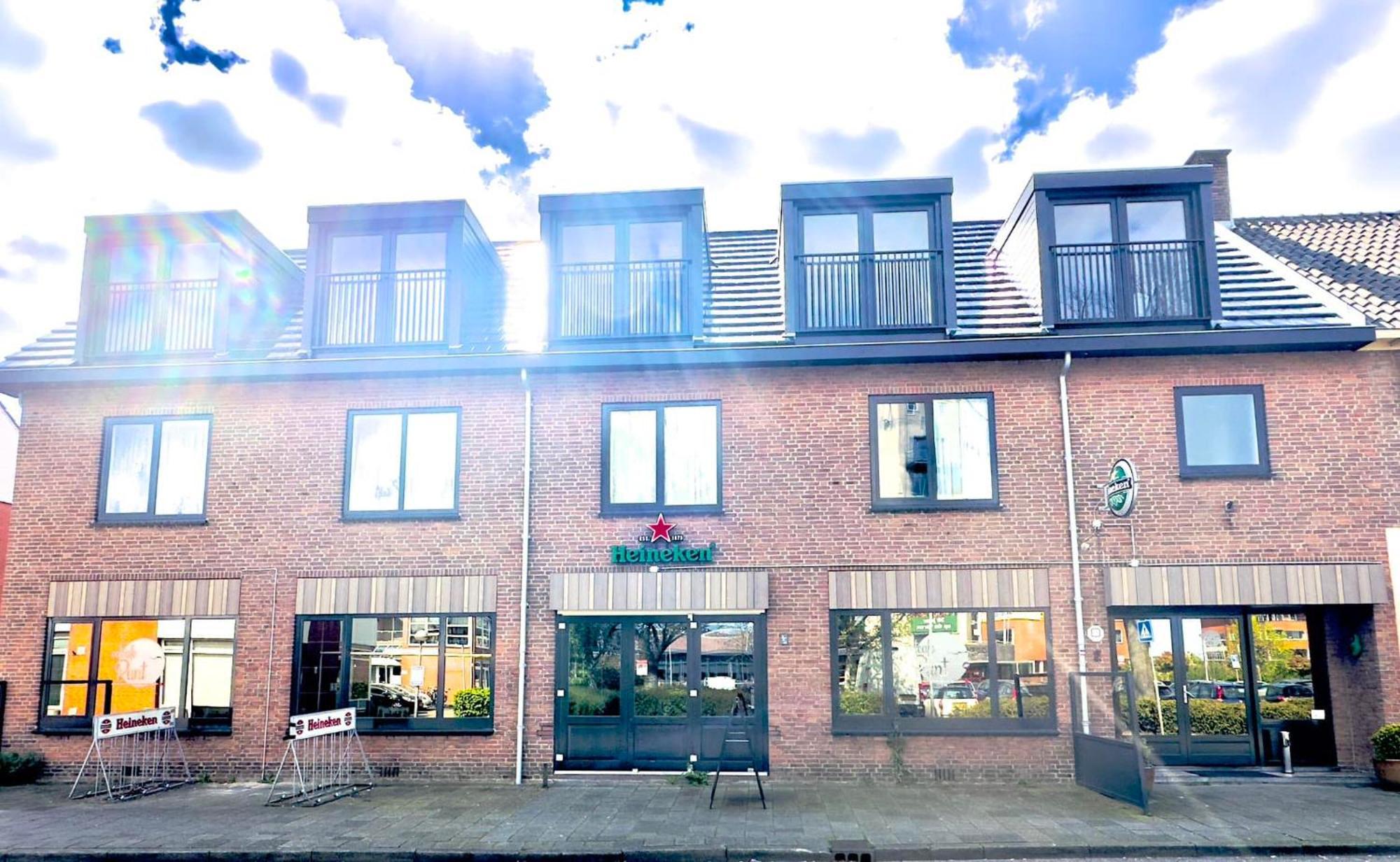 Roelofarendsveen Eetcafe Punt Bed & Breakfast エクステリア 写真